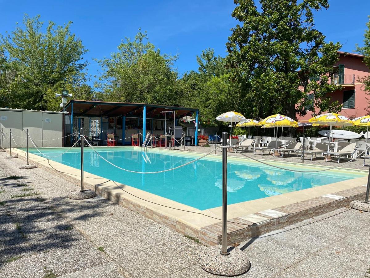 Camping Oasi Marina di Massa Exterior photo